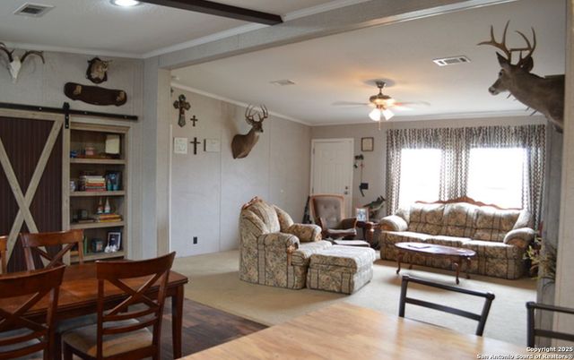 5570 Blackhill, Floresville, TX 78114