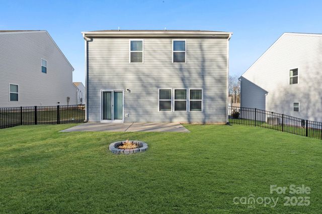 113 Dyssa Loop, Statesville, NC 28625