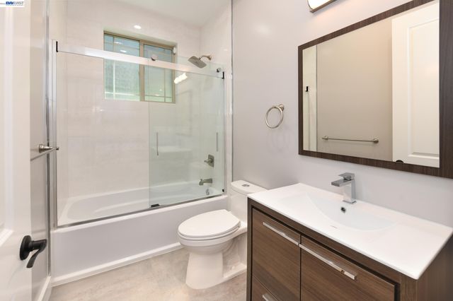 1516 Pleasant Hill Rd, Lafayette, CA 94549