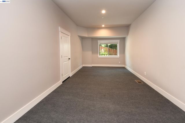 1516 Pleasant Hill Rd, Lafayette, CA 94549