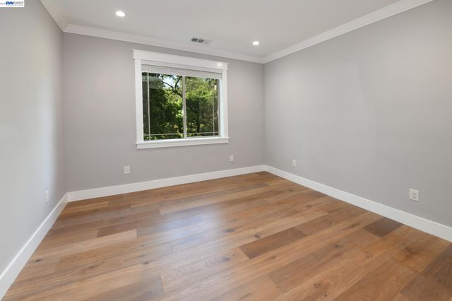 1516 Pleasant Hill Rd, Lafayette, CA 94549