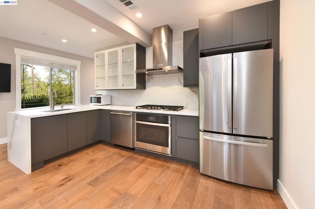 1516 Pleasant Hill Rd, Lafayette, CA 94549