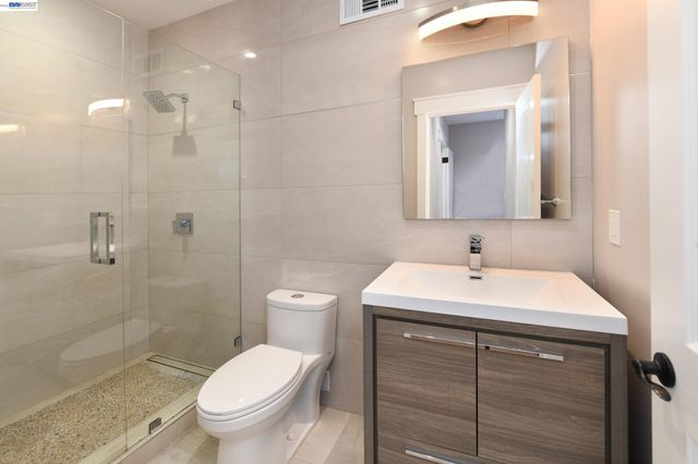 1516 Pleasant Hill Rd, Lafayette, CA 94549