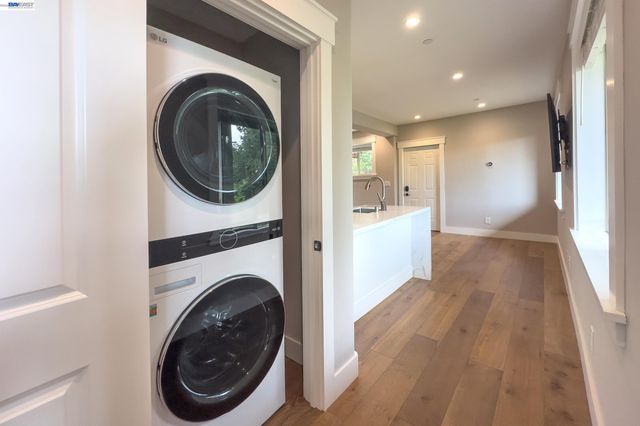 1516 Pleasant Hill Rd, Lafayette, CA 94549