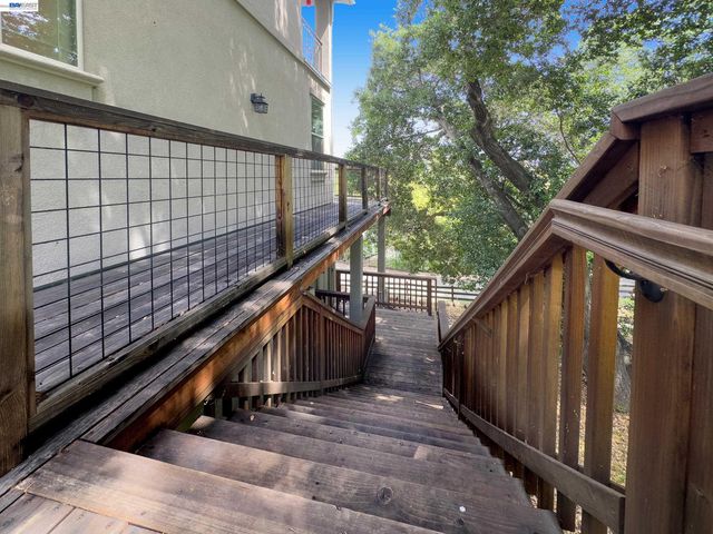 1516 Pleasant Hill Rd, Lafayette, CA 94549