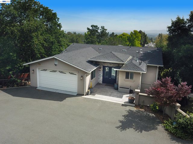 1516 Pleasant Hill Rd, Lafayette, CA 94549