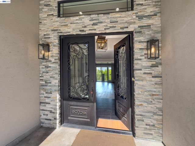 1516 Pleasant Hill Rd, Lafayette, CA 94549