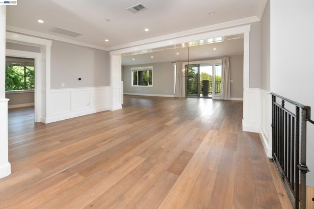 1516 Pleasant Hill Rd, Lafayette, CA 94549