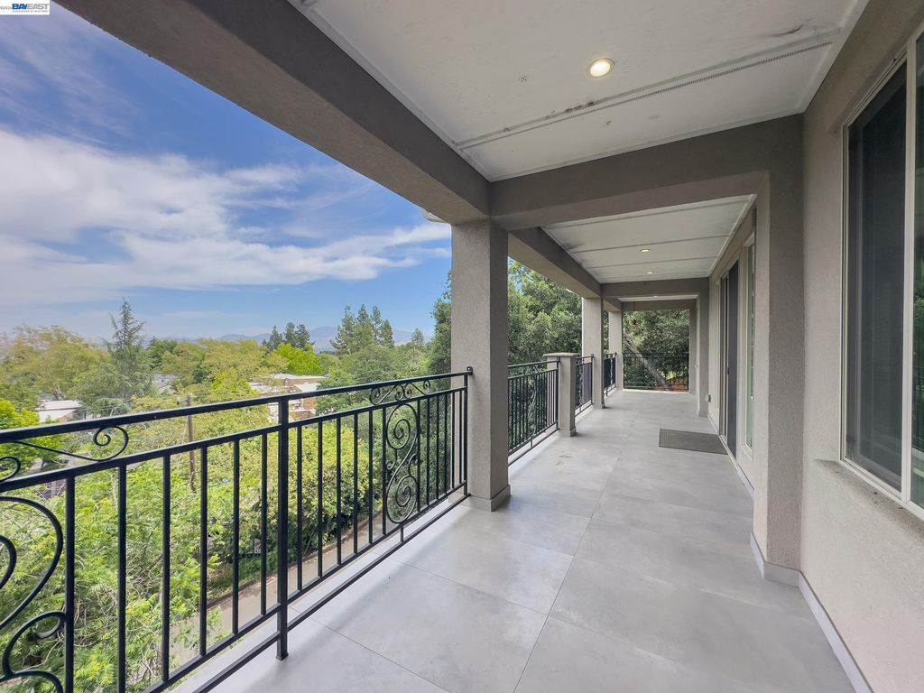 1516 Pleasant Hill Rd, Lafayette, CA 94549