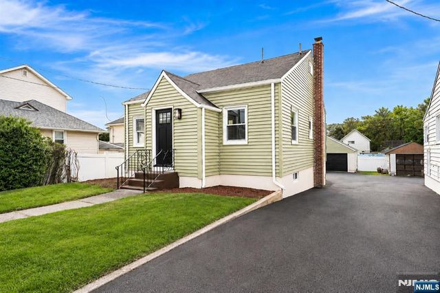 11 Dunkerly Street, Totowa, NJ 07512