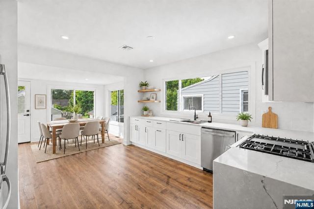 11 Dunkerly Street, Totowa, NJ 07512