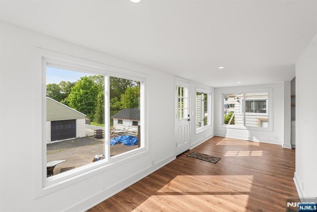 11 Dunkerly Street, Totowa, NJ 07512