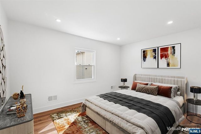 11 Dunkerly Street, Totowa, NJ 07512