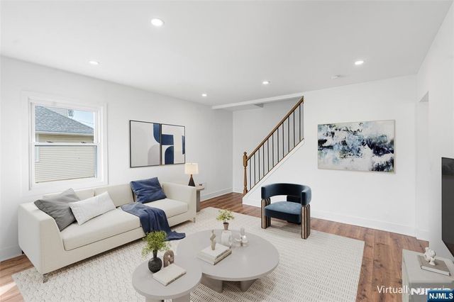 11 Dunkerly Street, Totowa, NJ 07512