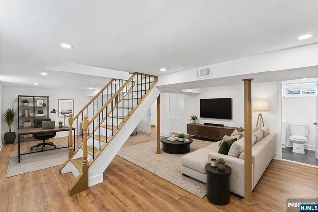 11 Dunkerly Street, Totowa, NJ 07512