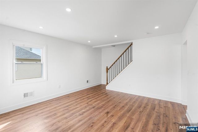 11 Dunkerly Street, Totowa, NJ 07512