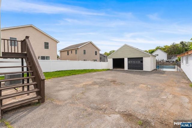 11 Dunkerly Street, Totowa, NJ 07512