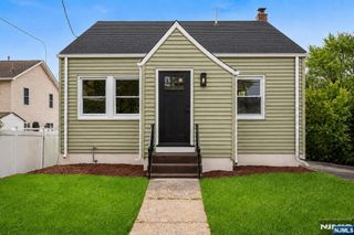 11 Dunkerly Street, Totowa, NJ 07512