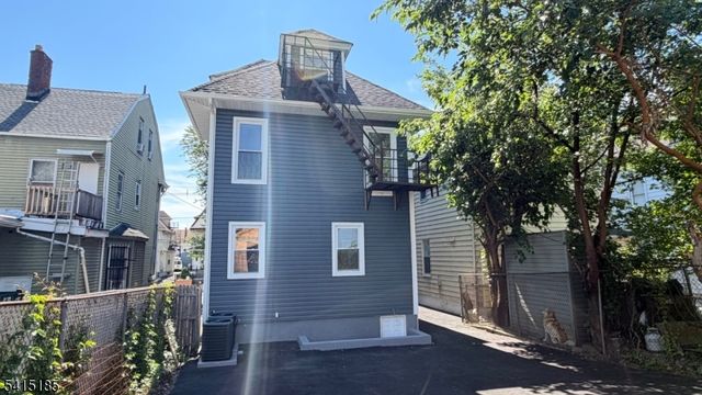 348 woodside, Newark City, NJ 07104