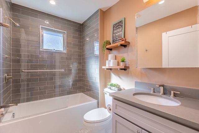 26 Shirley St B, Winthrop, MA 02152