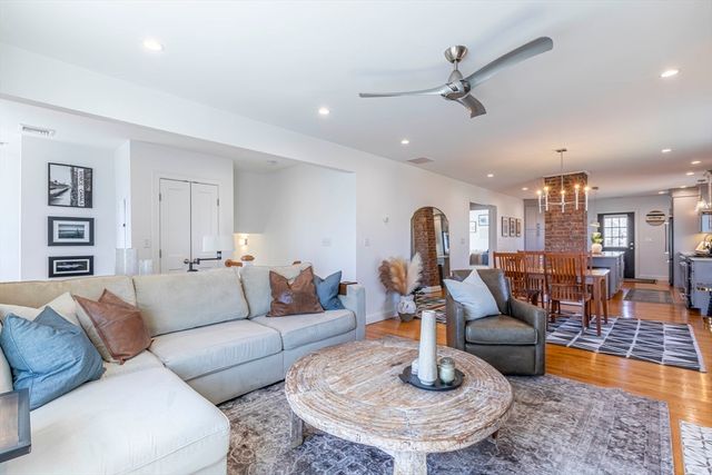 26 Shirley St B, Winthrop, MA 02152