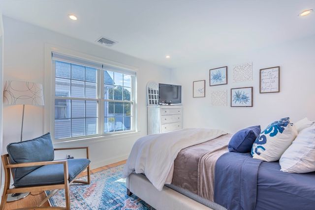 26 Shirley St B, Winthrop, MA 02152