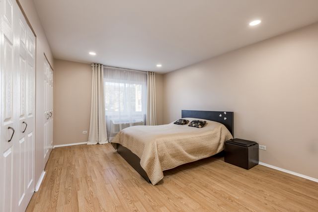 2215 Nichols Road 21C, Arlington Heights, IL 60004