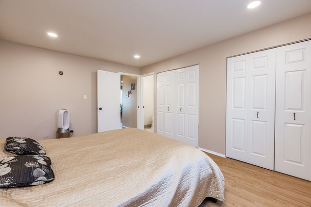 2215 Nichols Road 21C, Arlington Heights, IL 60004