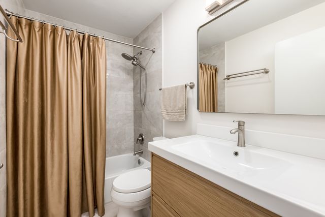 2215 Nichols Road 21C, Arlington Heights, IL 60004