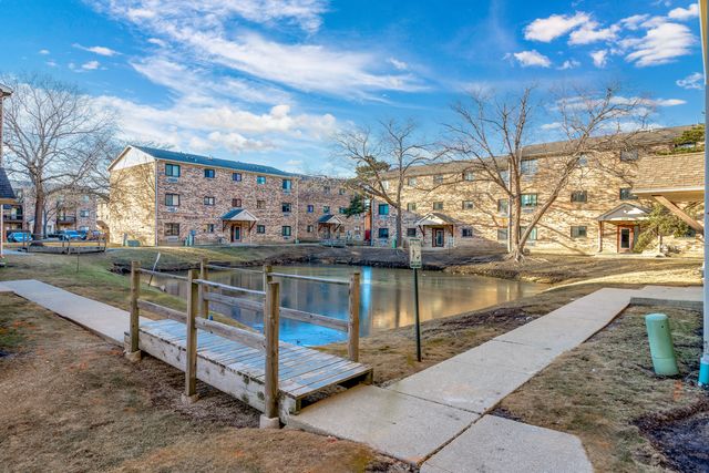 2215 Nichols Road 21C, Arlington Heights, IL 60004