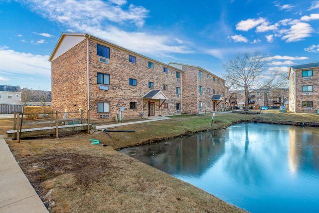 2215 Nichols Road 21C, Arlington Heights, IL 60004