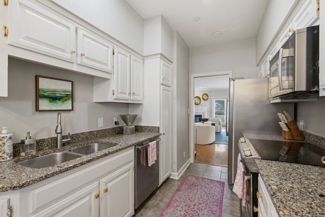 3818 West End Ave Apt 209, Nashville, TN 37205