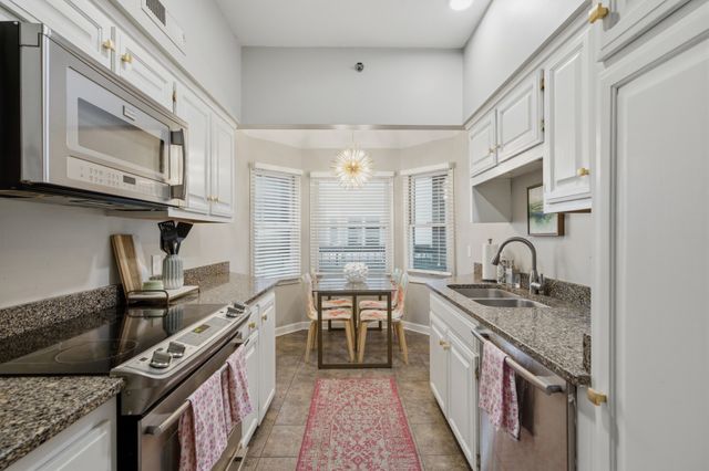 3818 West End Ave Apt 209, Nashville, TN 37205