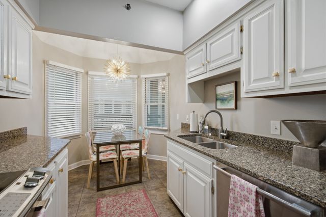 3818 West End Ave Apt 209, Nashville, TN 37205