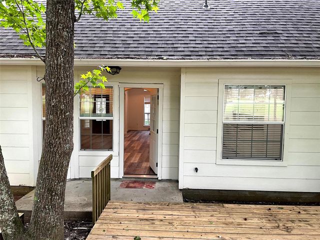 13906 Fountainview Drive, Montgomery, TX 77356