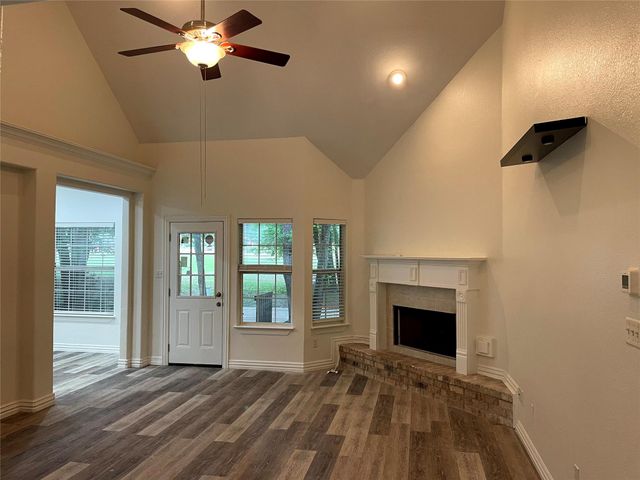 13906 Fountainview Drive, Montgomery, TX 77356