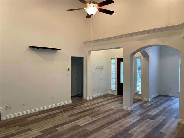 13906 Fountainview Drive, Montgomery, TX 77356