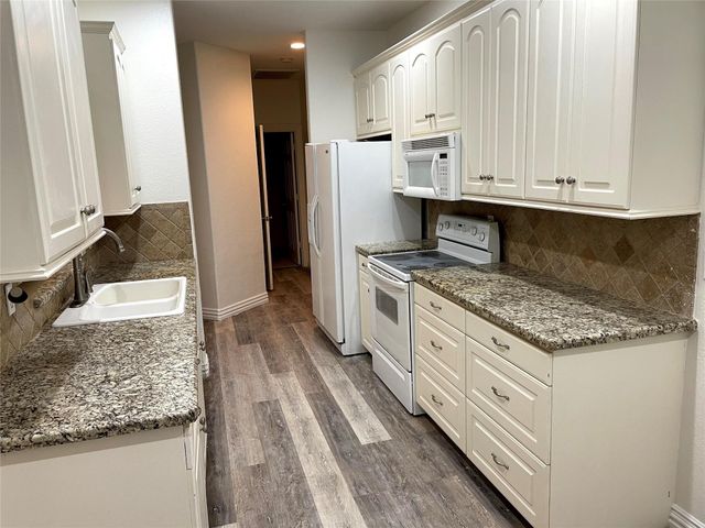 13906 Fountainview Drive, Montgomery, TX 77356