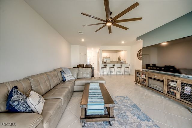 14274 Pine Lodge LN, Fort Myers, FL 33913