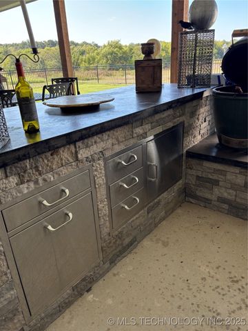 913 Prairie View Road S, Ardmore, OK 73401