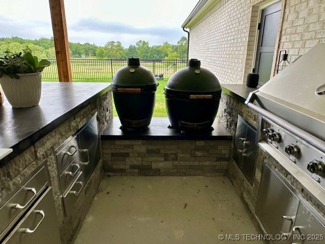 913 Prairie View Road S, Ardmore, OK 73401