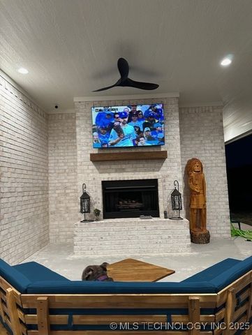 913 Prairie View Road S, Ardmore, OK 73401