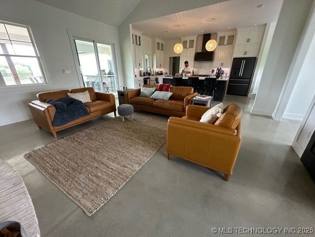 913 Prairie View Road S, Ardmore, OK 73401