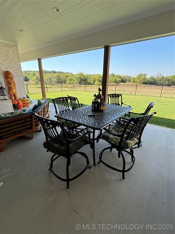 913 Prairie View Road S, Ardmore, OK 73401