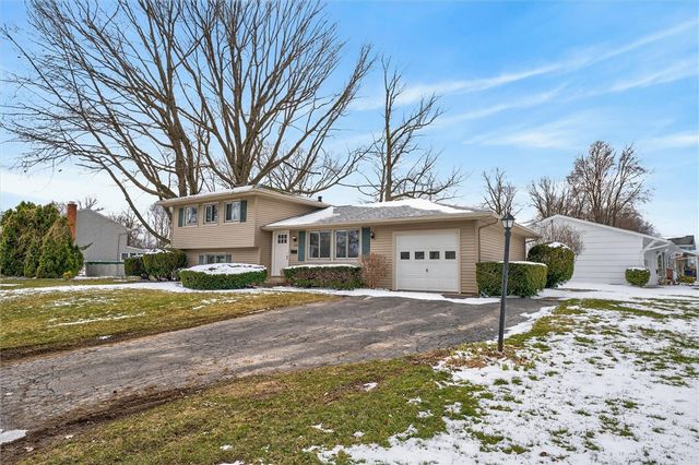 149 Centerwood Drive, Greece, NY 14616