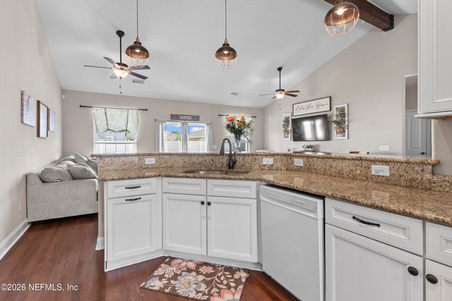 737 CONSTITUTION Place, Macclenny, FL 32063