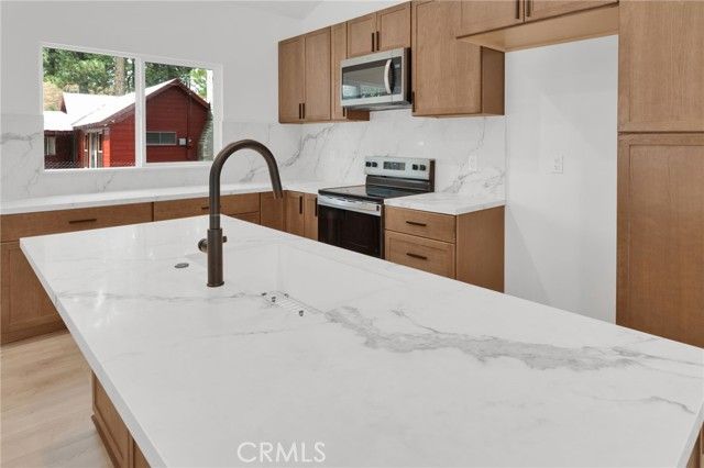 40166 Esterly, Big Bear Lake, CA 92315