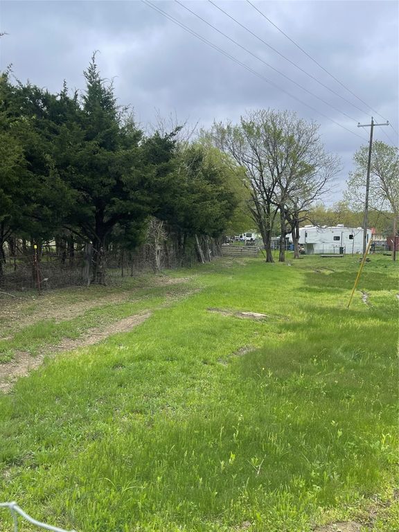 2841 E State Highway 56, Dodd City, TX 75438