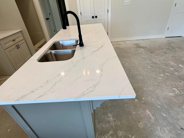 204 Newsom Dr, Houma, LA 70360