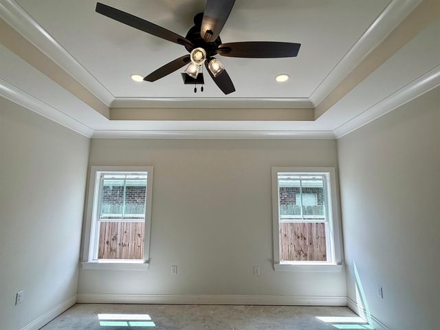 204 Newsom Dr, Houma, LA 70360